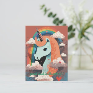Postal Unicornio bajo arcoíris y entre corazones