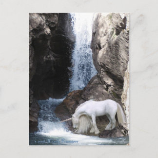 Postal Unicornio y cascada