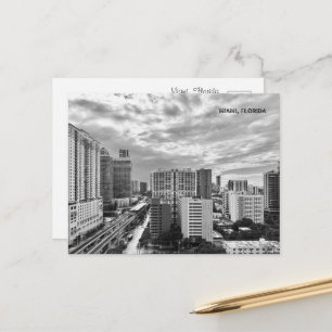 Postal Urbano Miami Blanco y Negro – Paisaje Urbano de la