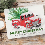 Postal Vacaciones clásicas de los Navidades de camiones r<br><div class="desc">Camión rojo color agua con pino navidad. Diseño de Navidades clásicos. Añada el logotipo de su empresa. Esta tarjeta es específicamente para Médicos Prácticos para enviar clientes para las vacaciones. Disponible aquí: http://www.zazzle.com/selectpartysupplies</div>