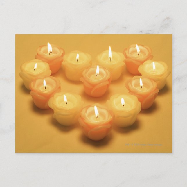 Postal Velas encendidas dispuestas en forma de corazón (Anverso)