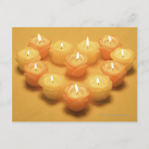Postal Velas encendidas dispuestas en forma de corazón