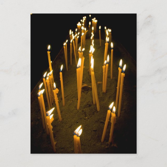 Postal Velas encendidas en una iglesia, Armenia (Anverso)