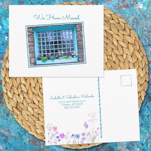 Postal Ventana Azul Nos Hemos Mudado Caja de Flores Color