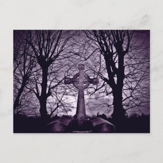Postal Versión púrpura de la cruz gótica celta