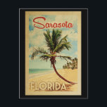 Postal Viaje de cosecha de palmeras de Sarasota<br><div class="desc">Una estampada de arte de Sarasota Florida,  de estilo poster de viaje vintage,  de estilo retro único y moderno a mediados de siglo. Cuenta con una palmera curvada en una playa de arena con el océano bajo un cielo azul turbio.</div>