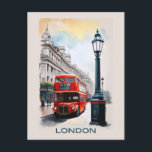 Postal Viaje en autobús rojo de Londres Inglaterra<br><div class="desc">A cualquiera le encantaría recibir esta tarjeta postal británica de viajes con un ilustracion retro de un icónico autobús rojo de dos pisos en Londres,  Inglaterra.</div>