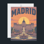 Postal Viaje Retro Madrid<br><div class="desc">Este poster de inspiración retro capta una impresionante puesta de sol en Madrid, España. El diseño se compone de un gran palacio con una gran fuente en primer plano, todo ello bañado por la cálida y dramática luz del sol. La audaz y chunica tipografía "MADRID" se suma al clásico ambiente...</div>