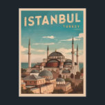 Postal Viajes de época Estambul Turquía Retro Escenario<br><div class="desc">Este encantador diseño de estilo retro inspirado en el viaje, con Santa Sofía, se adentra en la rica historia y la impresionante arquitectura de Estambul. Abundante con nostalgia y encanto vintage, este diseño capta la icónica mezquita en una estética retro que recuerda a los afiches clásicos de viaje de antaño....</div>