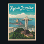 Postal Viajes de época Río de Janeiro Brasil Retro Escena<br><div class="desc">Disfrute de la belleza escénica de Río de Janeiro con este diseño retro inspirado en el viaje, que presenta la emblemática estatua del Cristo Redentor. Esta pieza, inmersa en vibraciones nostálgicas y encanto vintage, captura la majestuosa presencia y el significado cultural de uno de los monumentos más famosos del mundo...</div>