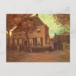 Postal Victoria en Nuenen de Vincent van Gogh<br><div class="desc">Vicarage de Nuenen (1885) de Vincent van Gogh es un pintor de la vida cotidiana de la arquitectura del arte de la época del Impresionismo. Casa residencial en un barrio tranquilo con un grupo de personas a punto de golpear la puerta principal y árboles en el patio. Un vicaría es...</div>