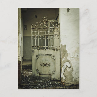 Postal Vieja puerta oxidada en Mayen, Alemania