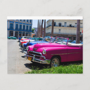 Postal Viejos autos en las calles de La Habana