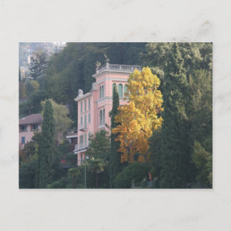 Postal Villa rosa en otoño
