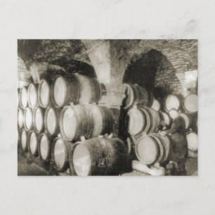 Postal Vino haciendo barriles de vino