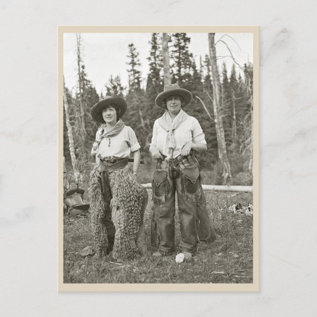 Postal Vintage Cowgirls in Chaps Photo 1920 (Anverso)