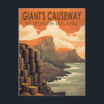 Postal Vintage de viajes de los Gigantes del paso elevado<br><div class="desc">Diseño de arte vectorial en el paso elevado. El paso elevado de los gigantes es una zona de unas 40.000 columnas basálticas interconectadas,  resultado de una antigua erupción de fisura volcánica.</div>