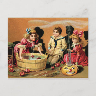 Postal Vintage Halloween Scene.