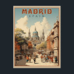 Postal Vintage Madrid, España<br><div class="desc">Retroceda en el tiempo y embarca en un pintoresco viaje por las encantadoras calles de Madrid,  España,  con nuestra foto postal vintage. Esta hermosa postal captura la esencia de la rica historia de la ciudad,  ofreciendo un vistazo a su glorioso pasado.</div>