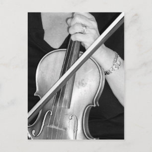 Postal Violinista en reposo