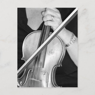 Postal Violinista en reposo