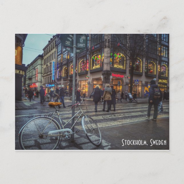 Postal Visión de calle dinámica de Estocolmo, Suecia (Anverso)