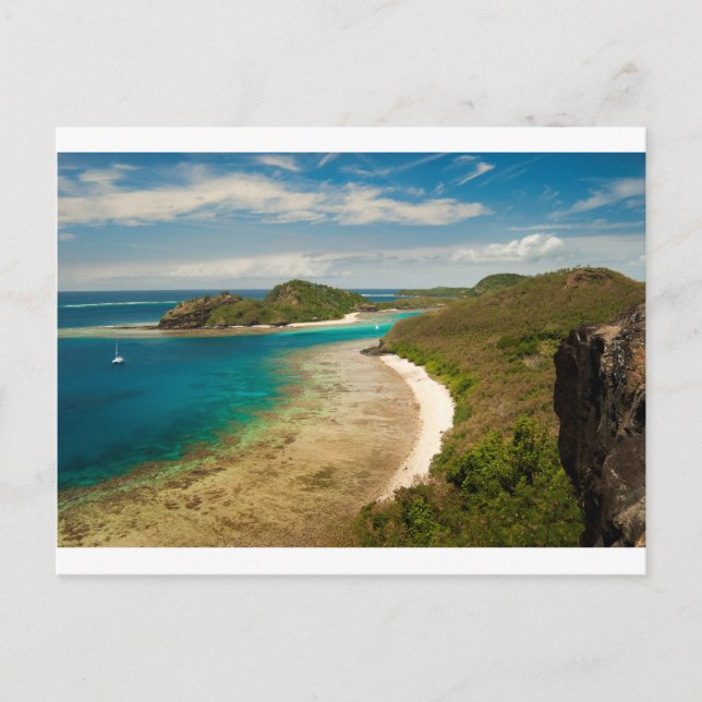 Postal Vista a lo largo de una playa en Fiji (Anverso)