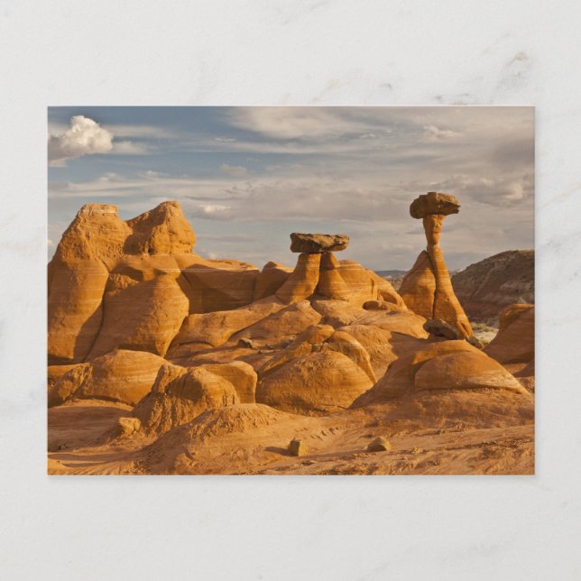 Postal Vista de hongos de roca erosionados (Anverso)