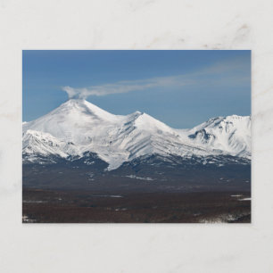Postal Vista de invierno del volcán Avacha en Kamchatka