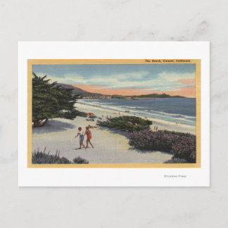 Postal Vista de la playa, Sunbathers Walking