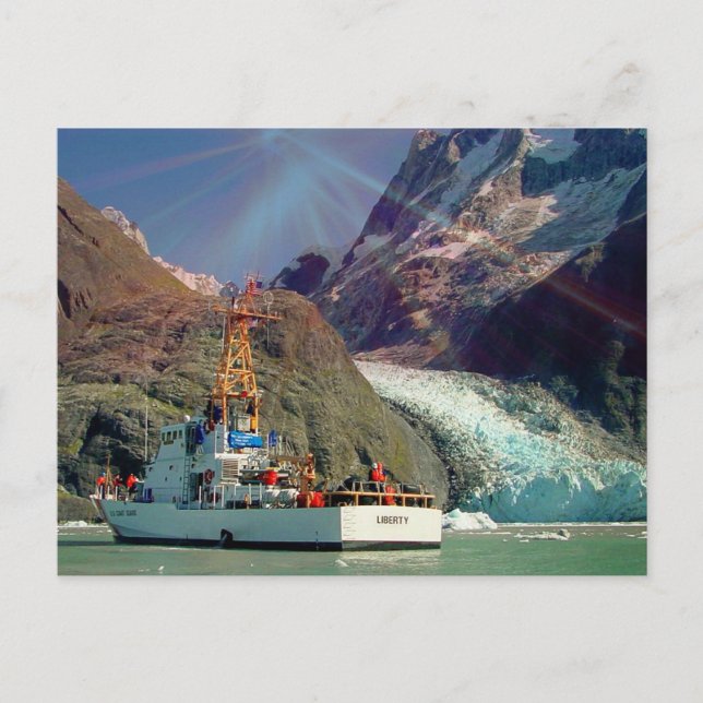 Postal Vista de montaña de Alaska con barco (Anverso)