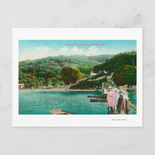 Postal Vista de una familia en el lago DockInverness, CA