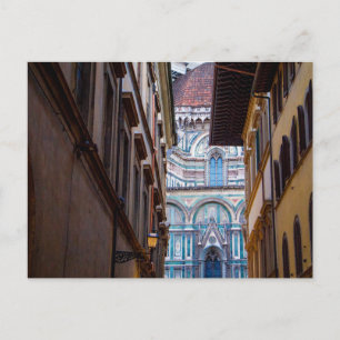 Postal Vista del Duomo desde una calle, Florencia, Italia