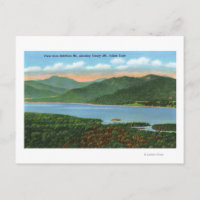 Vista del lago indio y la montaña nevada