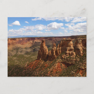 Postal Vista desde el sendero Canyon Rim en el Monumento 