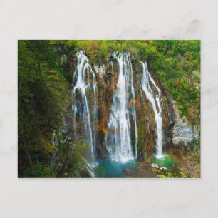 Postal Vista elevada de cascada, Croacia