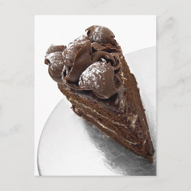 Postal Vista elevada de un trozo de pastel de chocolate (Anverso)