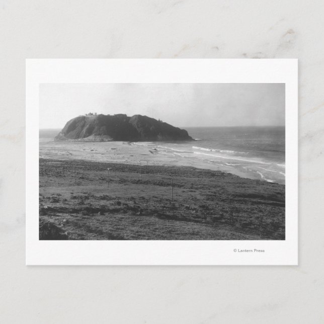 Postal Vista lejana de la estación de luz Point Sur (Anverso)