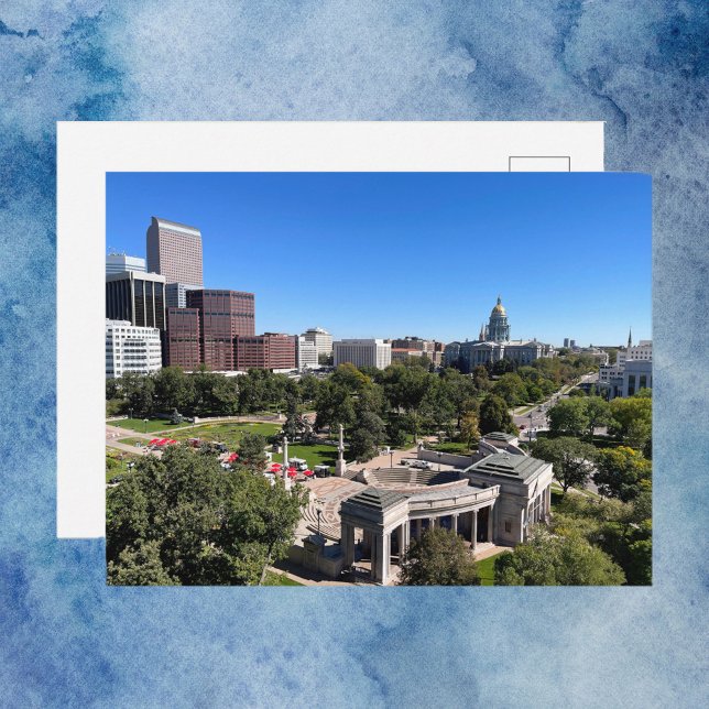 Postal Vista panorámica del centro de Denver Edificio del (A postcard featuring a downtown view of the Denver skyline with the Colorado Capitol building!)