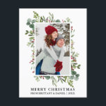 Postal Watercolor Greenery Berries Navidades de parejas<br><div class="desc">Elegante acuarela Verdor de invierno Feliz Navidad Pareja Festividad Festividad postal incluye hojas de eucalipto y bayas rojas.</div>