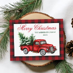 Postal Watercolor Vintage Red Truck Plaid Merry Christmas<br><div class="desc">Watercolor Classic Vintage Red Truck y Christmas Tree Merry Christmas Postcard. Tapado de búfalo rojo. Guión verde y rojo.</div>