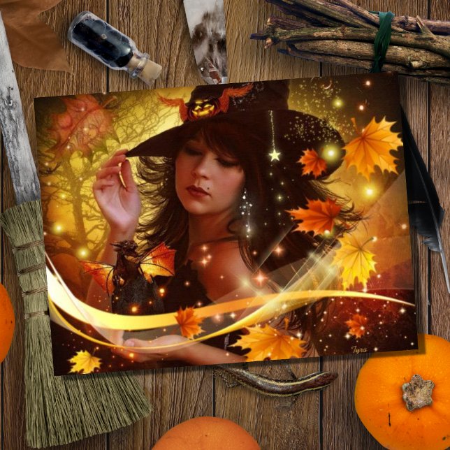 Postal Woman Halloween (Subido por el creador)