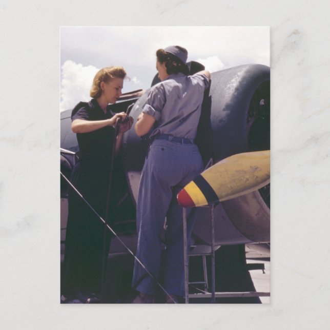 Postal WW2 Mujeres Mecánica de Aviación (Anverso)