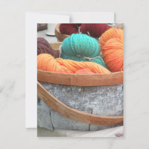 Postal Yarn en cesta de corteza de abedul