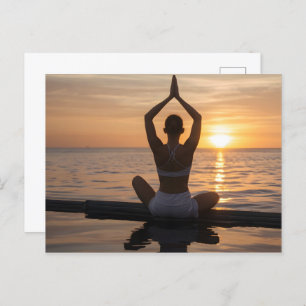 Postal Yoga en la playa