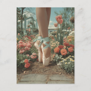 Postal Zapatos de punta de ballet en jardín florecido