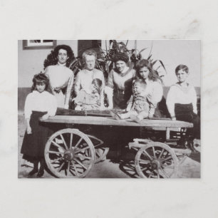 Postal Zar infantil: Marie, Anastasia y Alexis Romanov