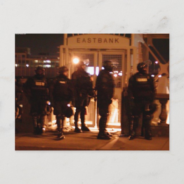 Postales de la policía antidisturbios (Anverso)