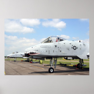 Póster A-10 en linea de vuelo