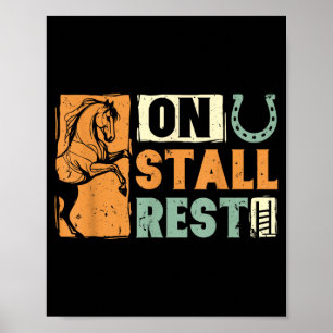 Póster A descansar en el establo amante de los caballos e